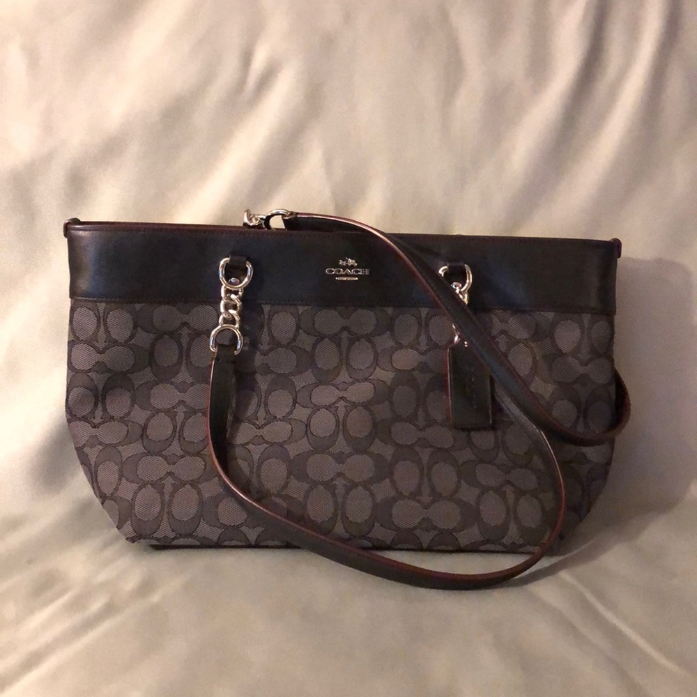Coach classic C handbag - EUC, perfect condition!